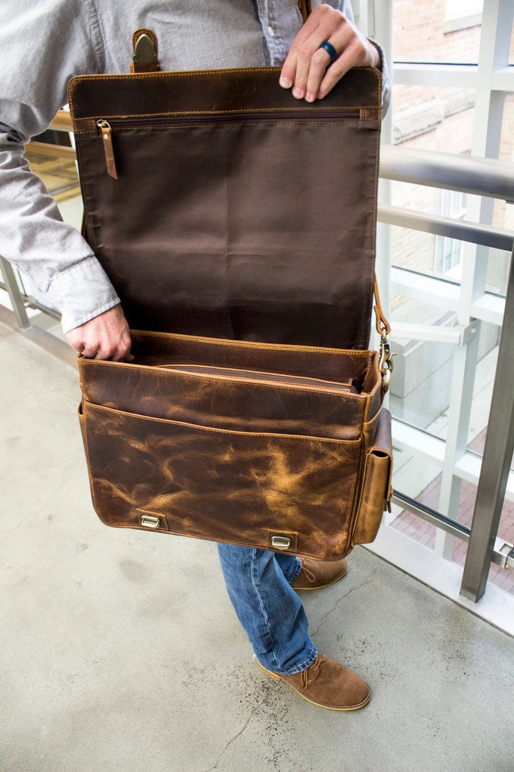 Sitka Leather Messenger Bag - KC Outfitter